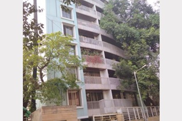 Flat on rent in Mooring, Bandra West