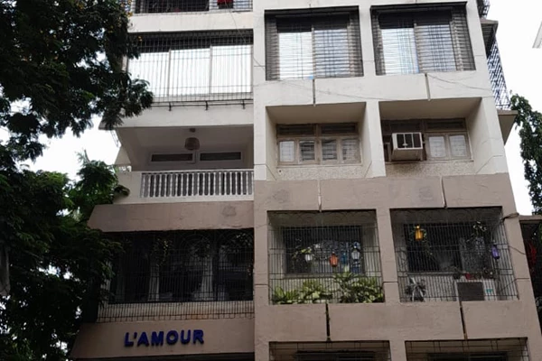 Flat on rent in Lamour, Bandra West