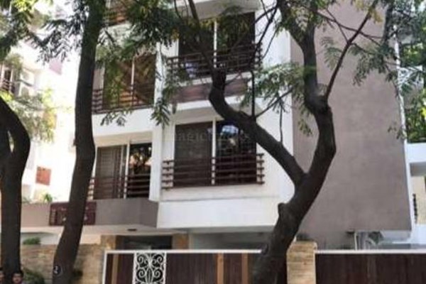 Flat on rent in Jems Ville, Bandra West