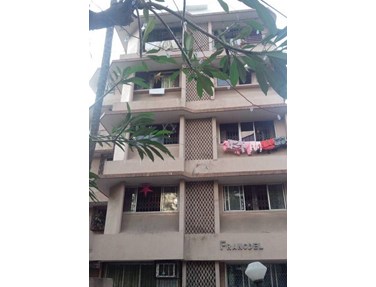 Flat on rent in Francdel, Bandra West