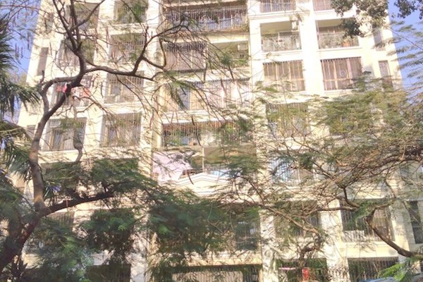 Flat for sale in Rehana Heights, Santacruz West