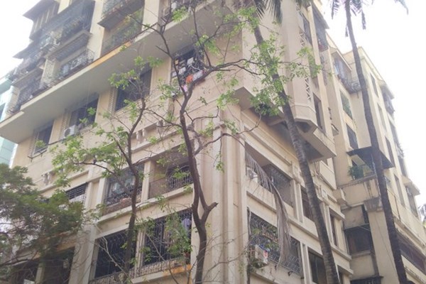 Flat on rent in Upasana, Khar West