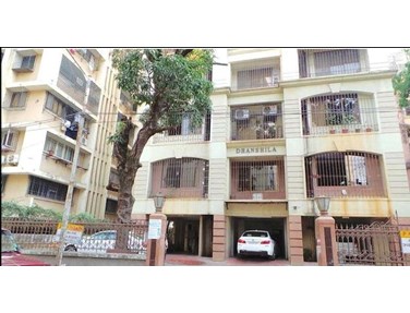 Flat on rent in Dhanshila, Khar West