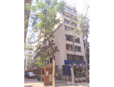 Flat on rent in Hari Niwas, Khar West