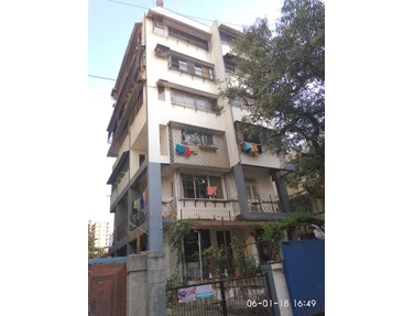 Flat on rent in Urmi, Khar West