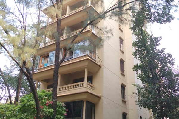 Flat on rent in Valentine, Khar West