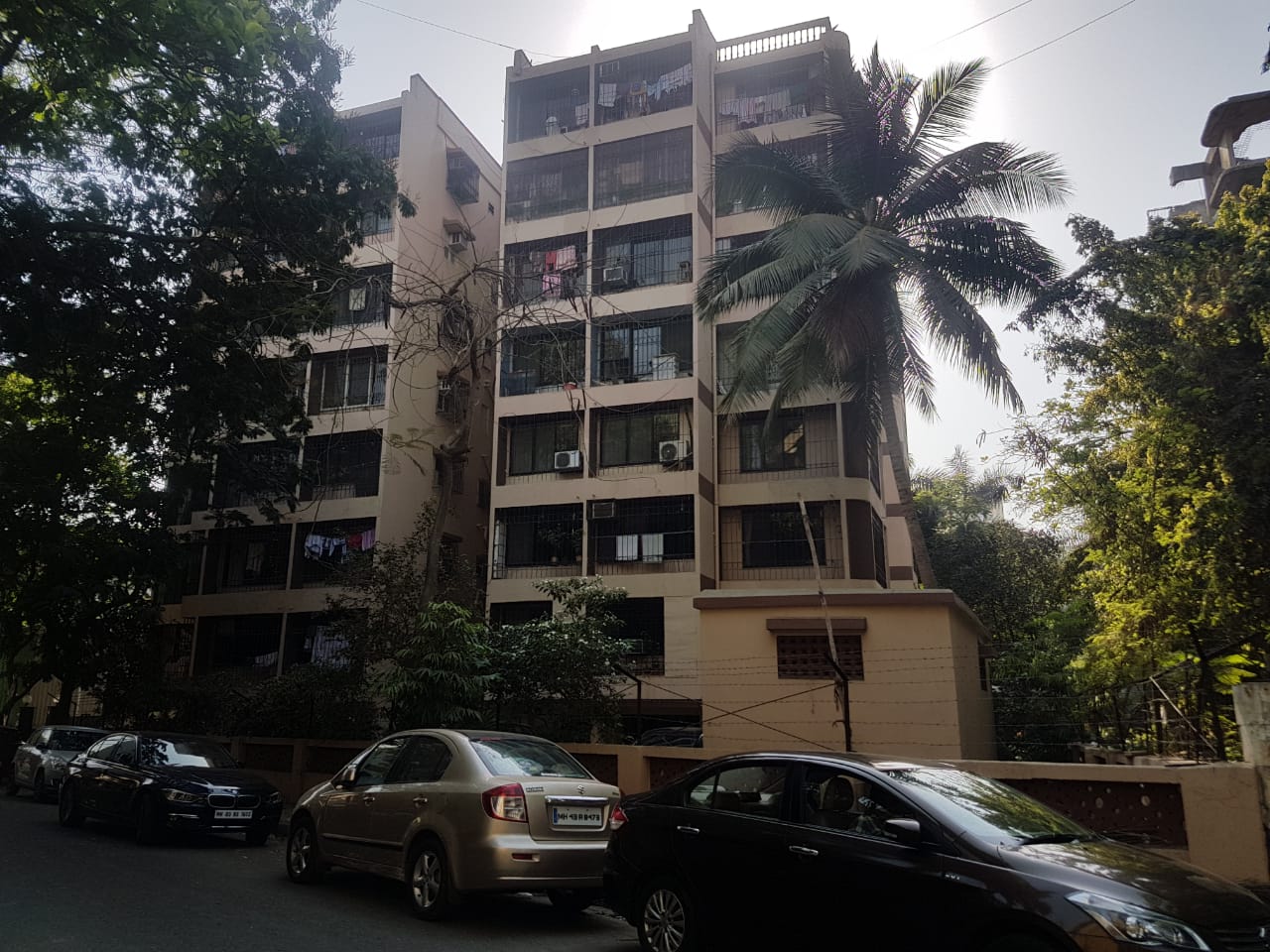 Flat / Apartment on Rent / Lease / Sale in Shalimar, Juhu, Gulmohar Road