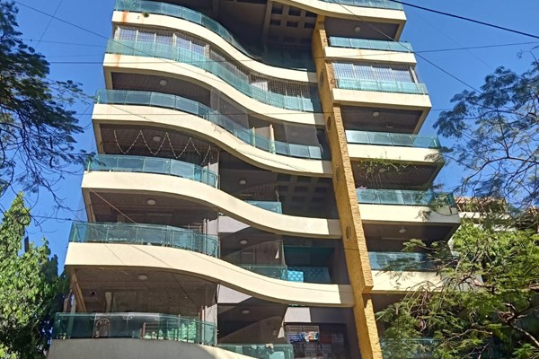 Flat for sale in Imperial Heights, Khar West