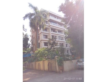 Flat on rent in Mon Repos, Bandra West