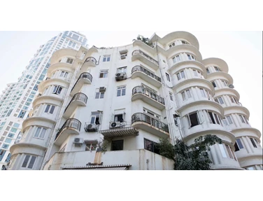 Flat on rent in Shangri-lla, Tardeo