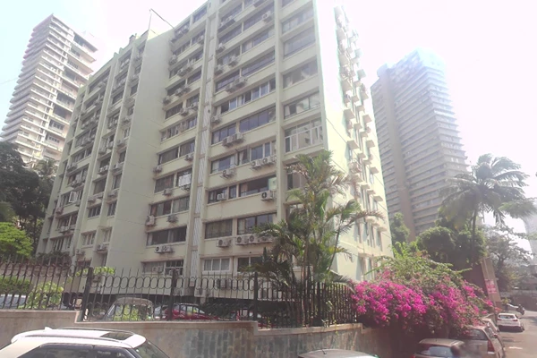 Flat for sale in Prabhu Kutir Apartment, Altamount Road