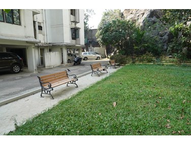 Flat on rent in Deccan Apartment, Khar West