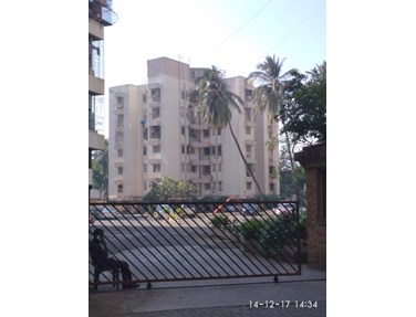 Flat on rent in Deccan Apartment, Khar West