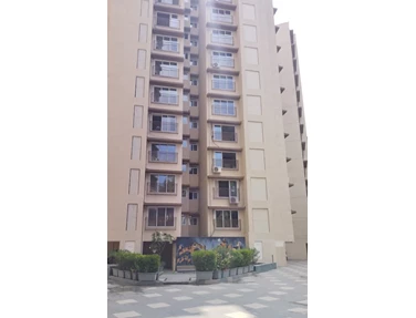 Flat on rent in Bajaj Emerald, Andheri East