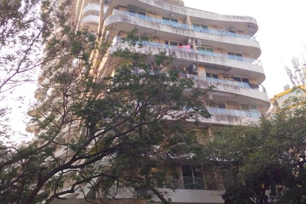 Flat on rent in Dunhill, Khar West