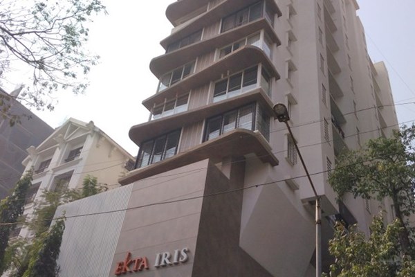 Flat on rent in Ekta Iris, Khar West