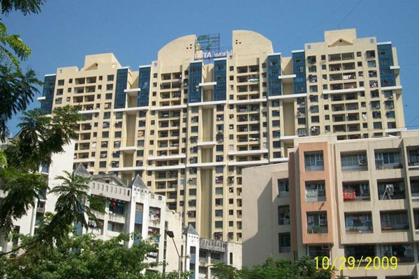 Flat on rent in Ekta Meadows, Kandivali East