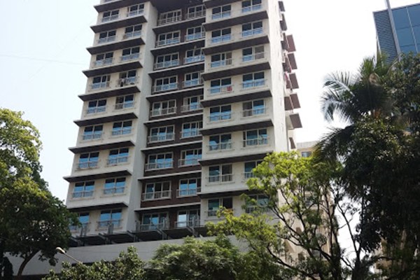 Flat on rent in Link Palace, Santacruz West