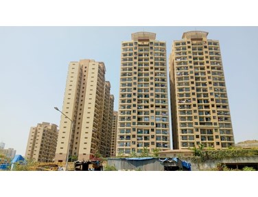 Flat on rent in Raheja Heights, Goregaon East