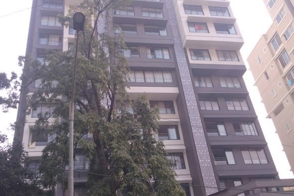 Flat on rent in Sundeep, Khar West