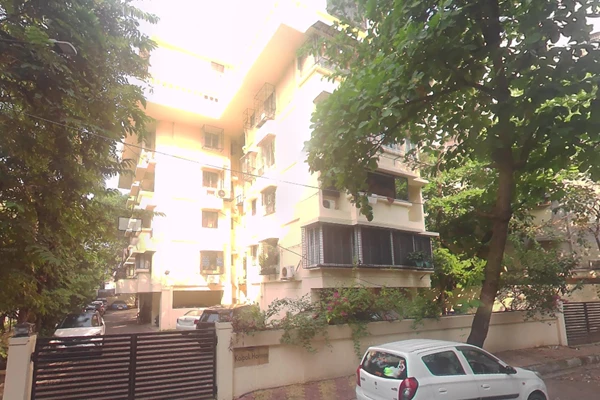 Flat on rent in Kalpak Corner Apartments, Bandra West