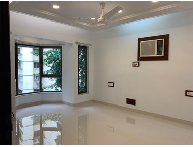 Living Room - Solitaire, Bandra West