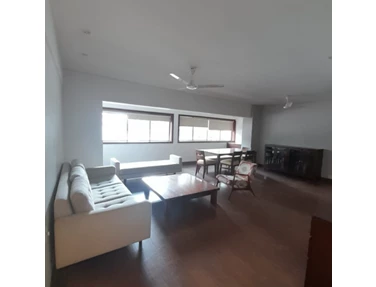 5 - Iris Apartment, Cuffe Parade